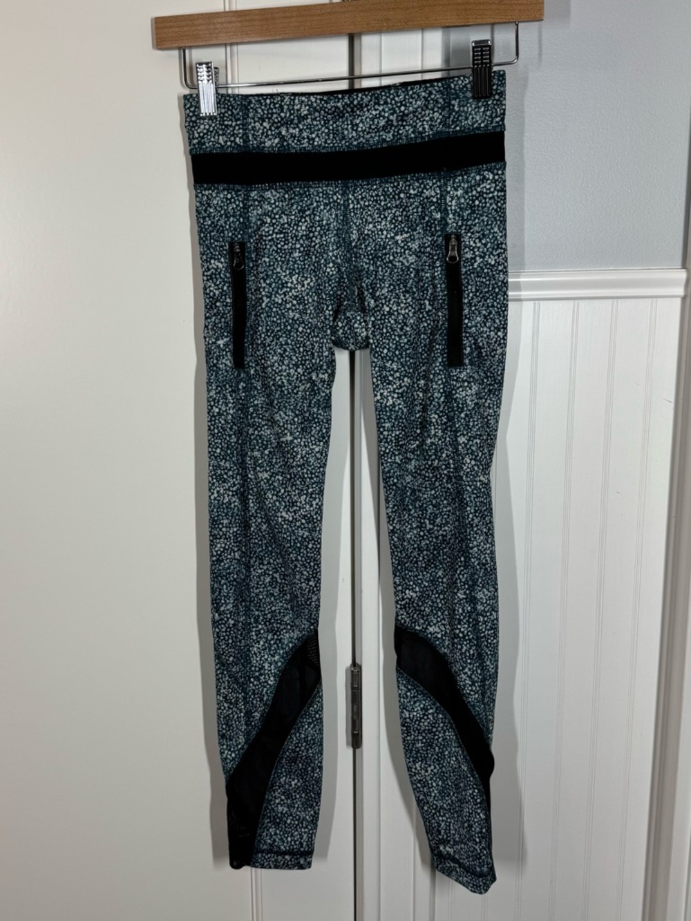 Lululemon Inspire Tight II Printed with mesh size 2‎ 25” inseam y2k style